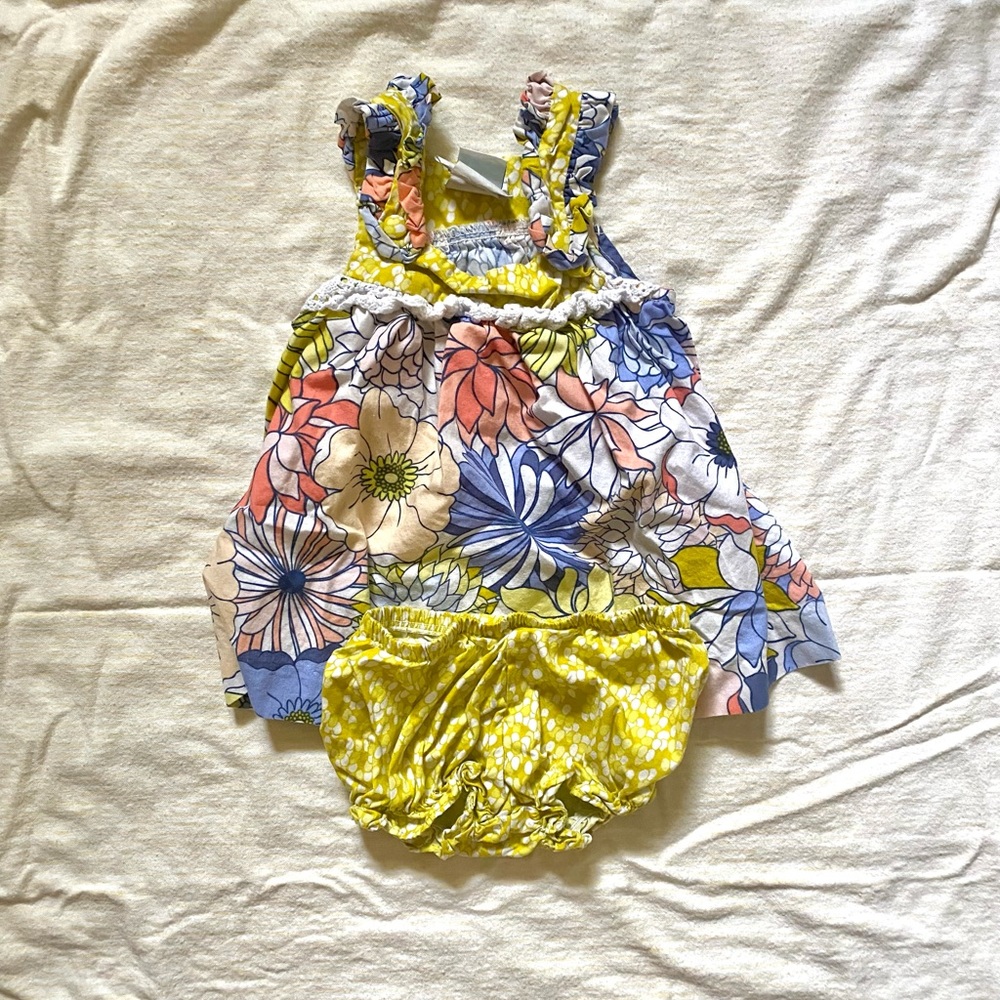 Peaches ‘n Cream 0-3m Dress with Bloomer Set